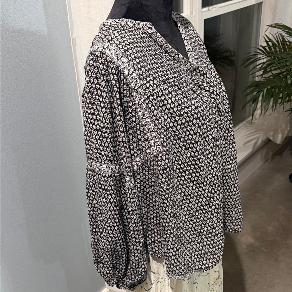Bohemian Style Flowy Black White Geometric Rosette Blouse Bell Layered Sleeve XL
